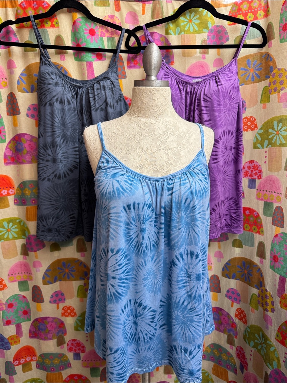 32 Degrees Tie-Dye Spaghetti Strap Built in Bra Camisoles. Bundle. Large
